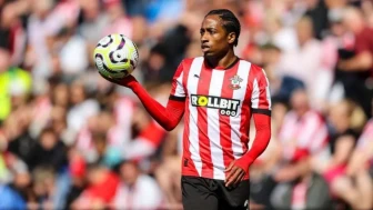 Kyle Walker-Peters Beşiktaş'ın radarında, Süper Lig'de büyük ilgi görüyor!