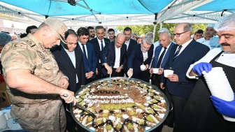 Kahramanmaraş'ta 5 bin kişiye aşure ikramıyla birlik ve beraberlik duyguları pekişti