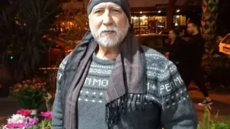 Prof. Dr. Şener Üşümezsoy'un deprem araştırmaları ve halk için yazdığı rehber kitaplar