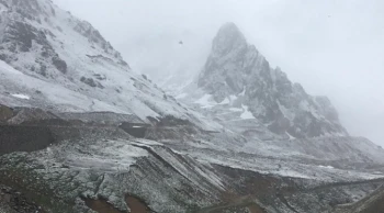 RİZE'YE MAYIS AYINDA KAR YAĞDI