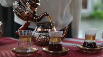 Türk Çayı Demleme Yarışmasını Kim Kazandı? Japon ‘Demleme Ustası’ Rize’de Çay Demledi