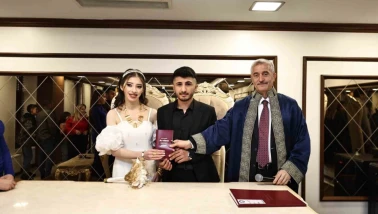 Türkiye'de Nikah Rekorları Kırılıyor! Yeni Çiftlere Özel Sürpriz Düzenlendi
