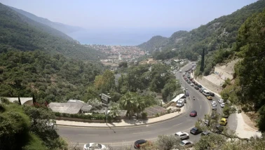 Kurban Bayramı'nda Muğla'da plajlarda yoğunluk, 5 km araç kuyruğu oluştu!
