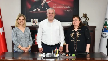 Bursa Muhtarı ve İş İnsanı, Artvin Belediye Başkanı Erdem'i Ziyaret Etti