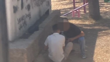 Alacak kavgasında silahlı çatışma: Bir kişi bacağından vuruldu, zanlı tutuklandı