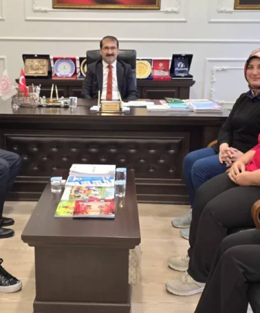 Karadeniz Bakır İlkokulu’ndan İl Milli Eğitim Müdürü Fahri Acar’a Teşekkür Ziyareti