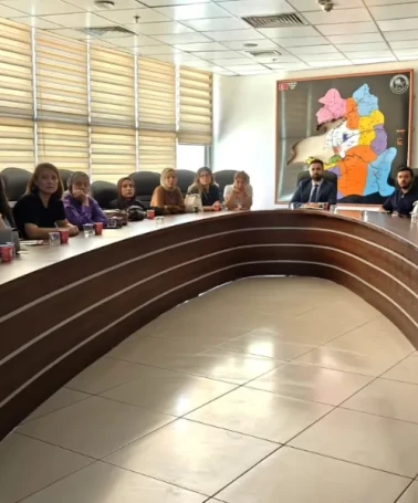 Van İl Sağlık Müdürlüğü’nde Gebe Okulu ve Ebe Polikliniği Toplantısı Gerçekleştirildi