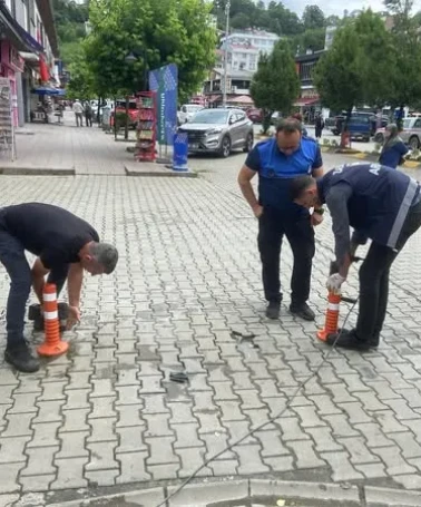 Engelli Geçitleri Önlerine Dubalama Çalışması Yapıldı...