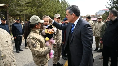 Vali Çiftçi, Bayram Namazı sonrası Jandarma'yı ziyaret ederek güvenlik hizmetine destek verdi.