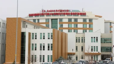 14 Yaşındaki Kız Hastane Tuvaletinde Doğum Yaptı, Bebeğini Çöpe Attı!