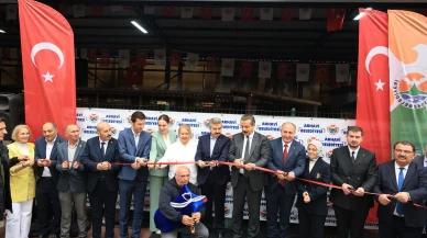 Arhavi Yöresel Ürünler Pazarı Yepyeni Haliyle Hizmete Açıldı...
