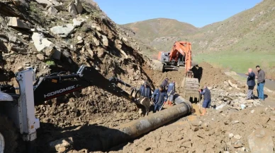 Bitlis’te Heyelan Sonrası Ana Su Hattı Patladı