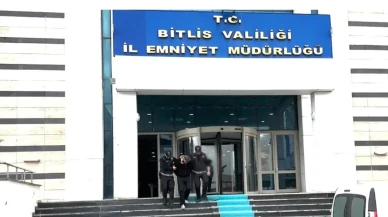 Bitlis'te yabancı uyruklu şahsın ayakkabısından uyuşturucu çıktı