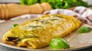 Tadını damakta bırakan kahvaltılık lezzet! Lokum gibi ağızda dağılan peynirli omlet tarifi