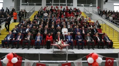 Rize’de 19 Mayıs Coşkusu Yenişehir Spor Salonu’nda Yaşandı