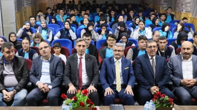 Bayburt Fen Lisesi’nde “Kamuda Etik” Semineri Düzenlendi