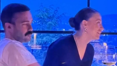 Serenay Sarıkaya ve Mert Demir’den aşk dolu yeni kare