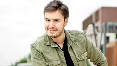 Bir zamanlar Harbiye'de konser veriyordu, şimdi mağaza açılışında...