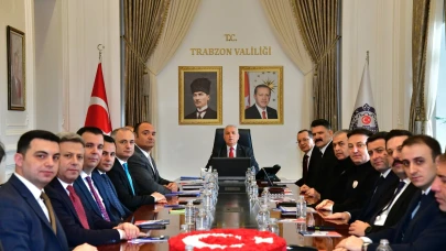 Trabzon'da Güvenlik Koordinasyon Toplantısı: İş Birliği ile Kamu Düzeni Vurgulandı!
