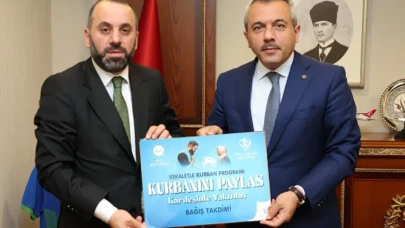 Rize Valisi Baydaş, Kurbanını TDV'ye Bağışladı