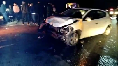 Şanlıurfa’da iki otomobil kafa kafaya çarpıştı: 1 ölü, 7 yaralı