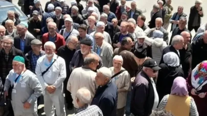 Ardeşenli Hacı Adayları Dualarla Uğurlandı