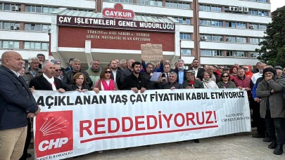CHP Rize'den ÇAYKUR Önünde Yaş Çay Fiyatı Protestosu: "Çiftçi Açlığa Mahkum Edildi!"