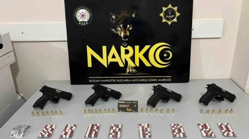 Kozan'da polis kovalamacası: 4 şüpheli, ruhsatsız silah ve uyuşturucuyla yakalandı