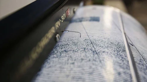 Napoli yakınlarında 4.6 büyüklüğünde deprem, son 40 yılın en büyük sarsıntısı!
