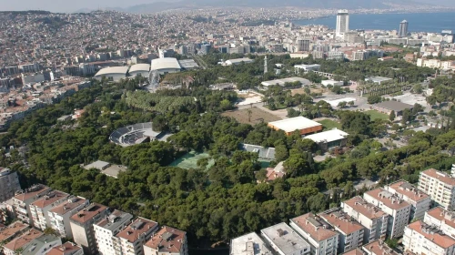Kültürpark’taki ağaçların korunması için Ege Üniversitesi ile iş birliği protokolü imzalanıyor