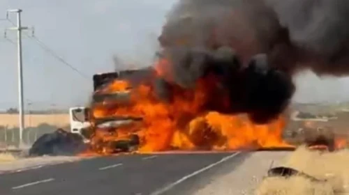 Ceylanpınar'da seyir halindeki TIR yangınında araç tamamen yandı, inceleme başlatıldı