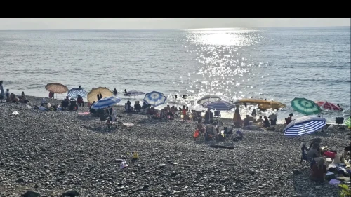 Arhavi’de Sıcaktan Bunalanlar Güngören Plajını Doldurdu