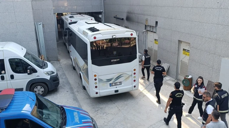 Manavgat Belediye Başkanı Kara, rüşvet soruşturmasında tutuklama talebiyle hakim karşısında