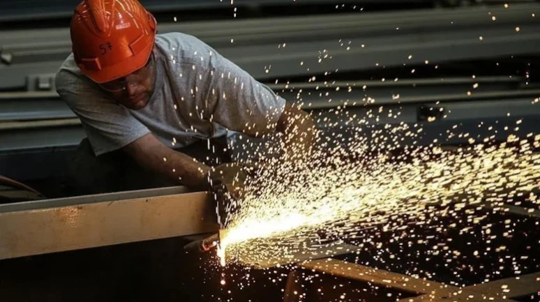 Almanya'da fabrika siparişleri mayıs ayı verileriyle dalgalı seyrine devam ediyor