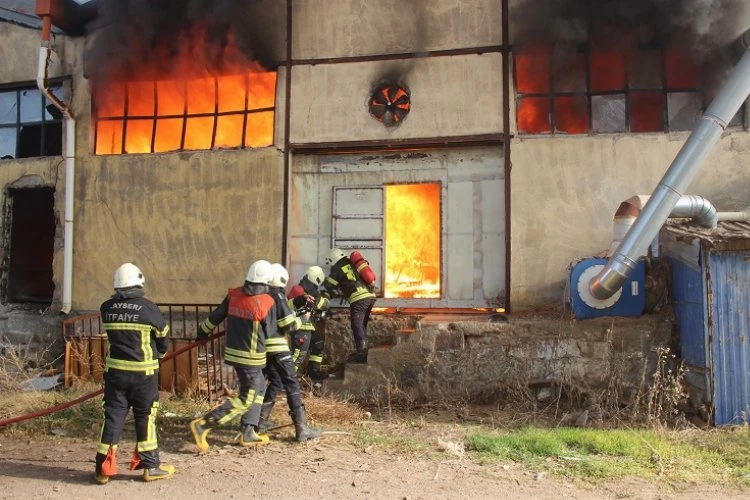 Kayseri itfaiyesinden OSB yangınına müdahale