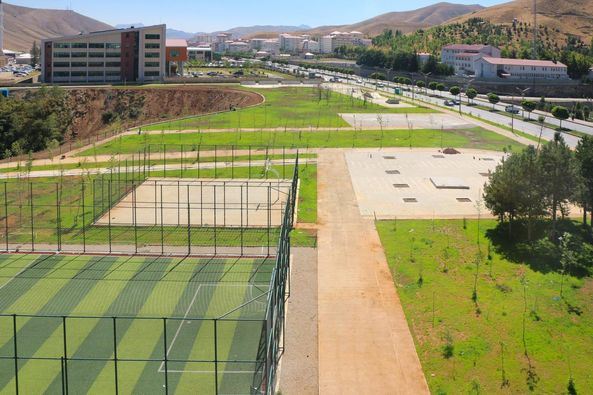 Bitlis Belediyesi, Hüsrevpaşa Mahallesinde 92 Bin Metrekarelik Dev Millet Bahçesini Tamamlıyor