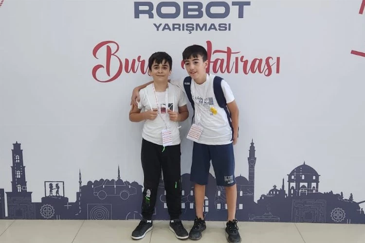 Roda Anadolu İmam Hatip Lisesi 3 robotla Gemlik