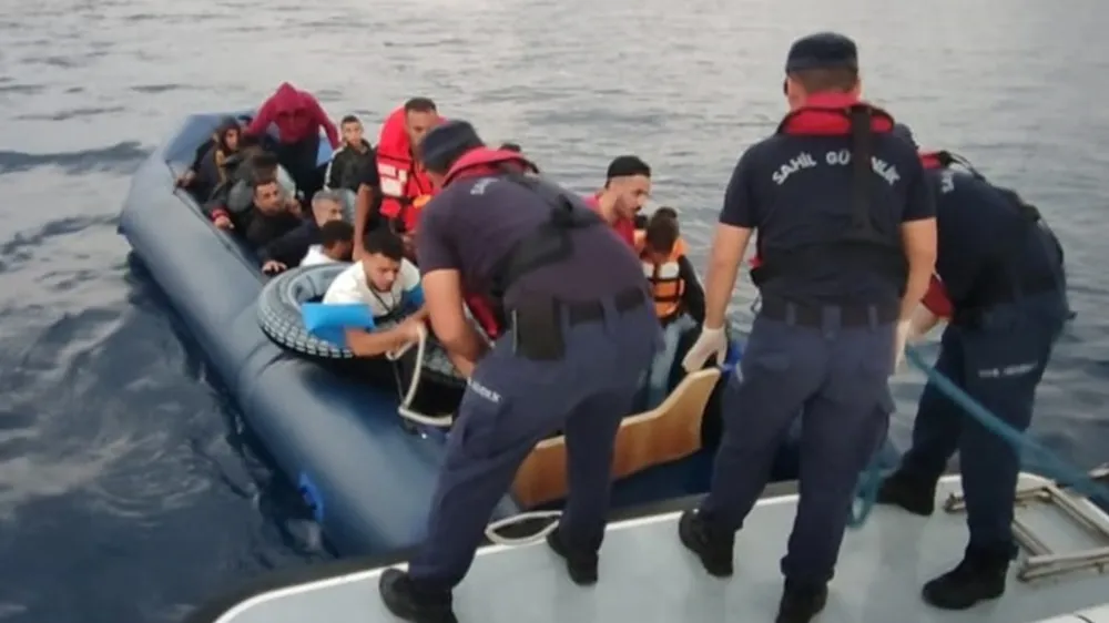 Yunanistan itti: 24 düzensiz göçmen kurtarıldı