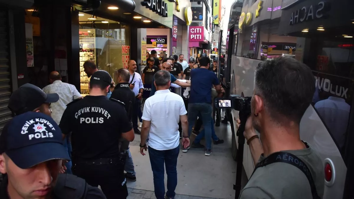 Gözaltına alınan 20 şüpheliden birinin HDP İzmir İl Eş Başkanı olduğu ortaya çıktı