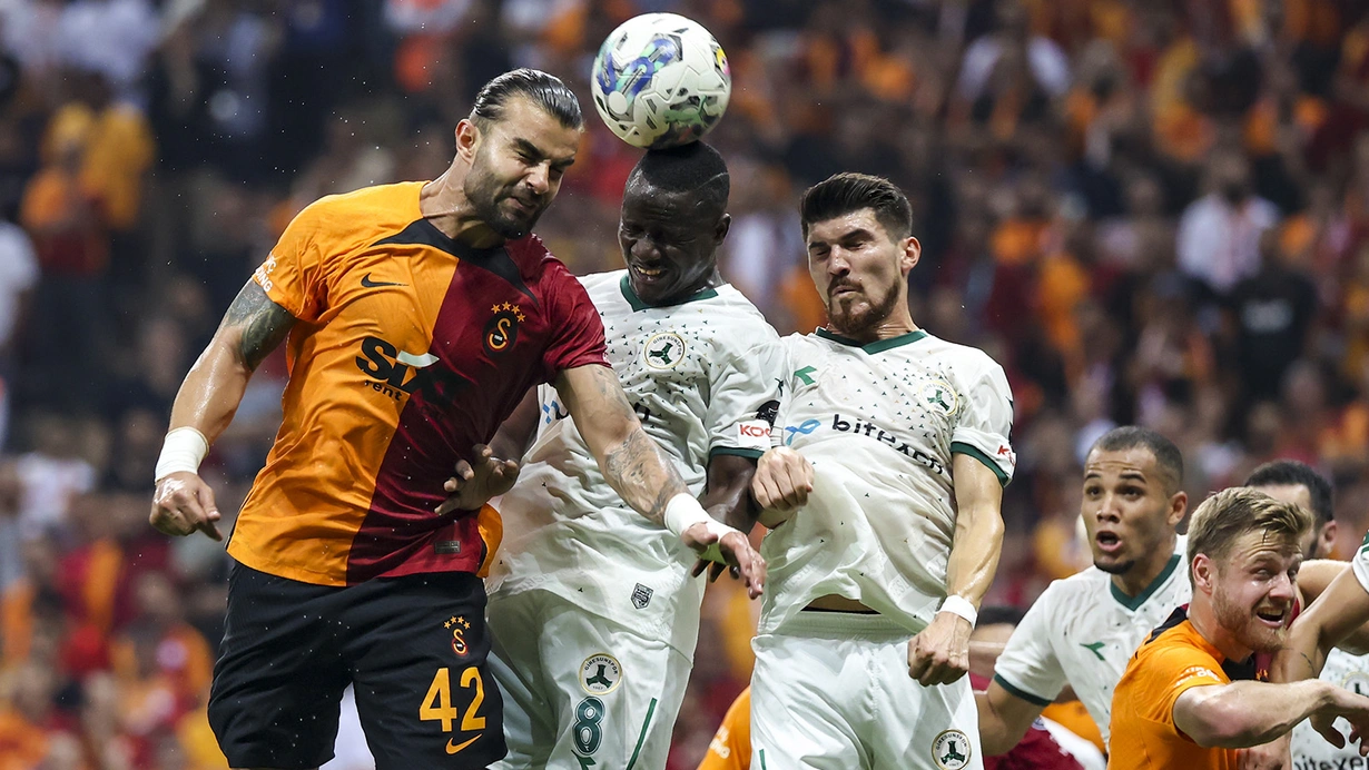Galatasaray evindeki ilk maçında kaybetti