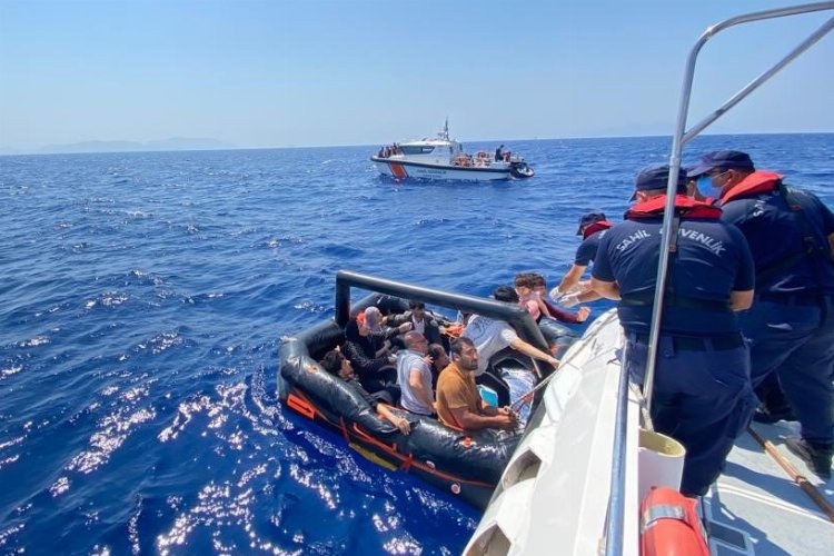 Sahil Güvenlik: Bin 467 düzensiz göçmen kurtarıldı