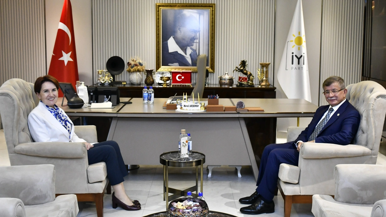 İYİ Parti lideri Akşener, Gelecek Partisi lideri Davutoğlu ile görüştü