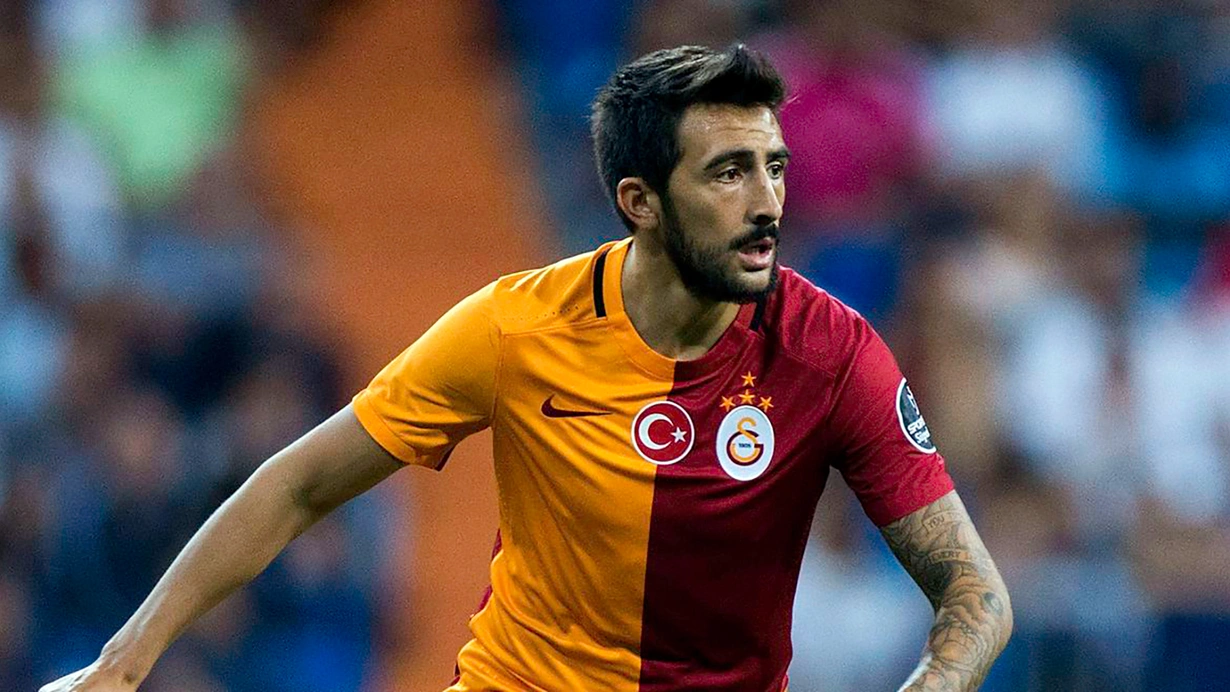 Galatasaraylı eski futbolcu Jem Karacan futbolu bıraktı