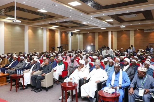 مؤتمر علماء الصومال يدعو الشعب للوقوف ضد حركة الشباب