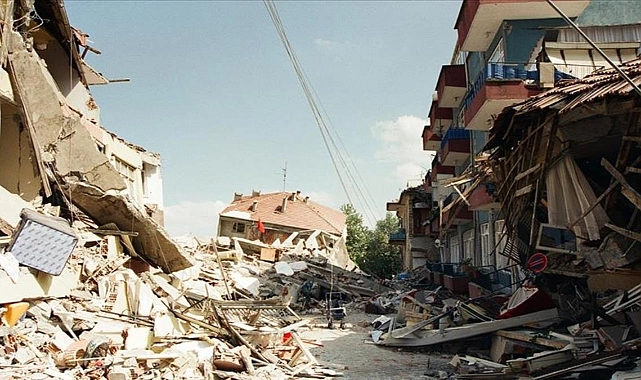 1999 depreminde kaç bina çöktü? 1999 depreminde kaç bina yıkıldı? 1999 Gölcük depreminde kaç kişi öldü?