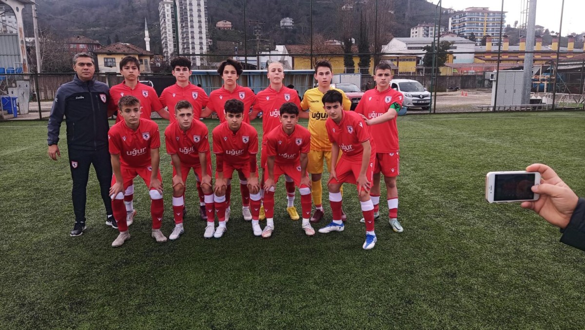 Çaykur Rizespor U- 14 Yılport Samsun sporu U-14 – 4-0 mağlup etti,