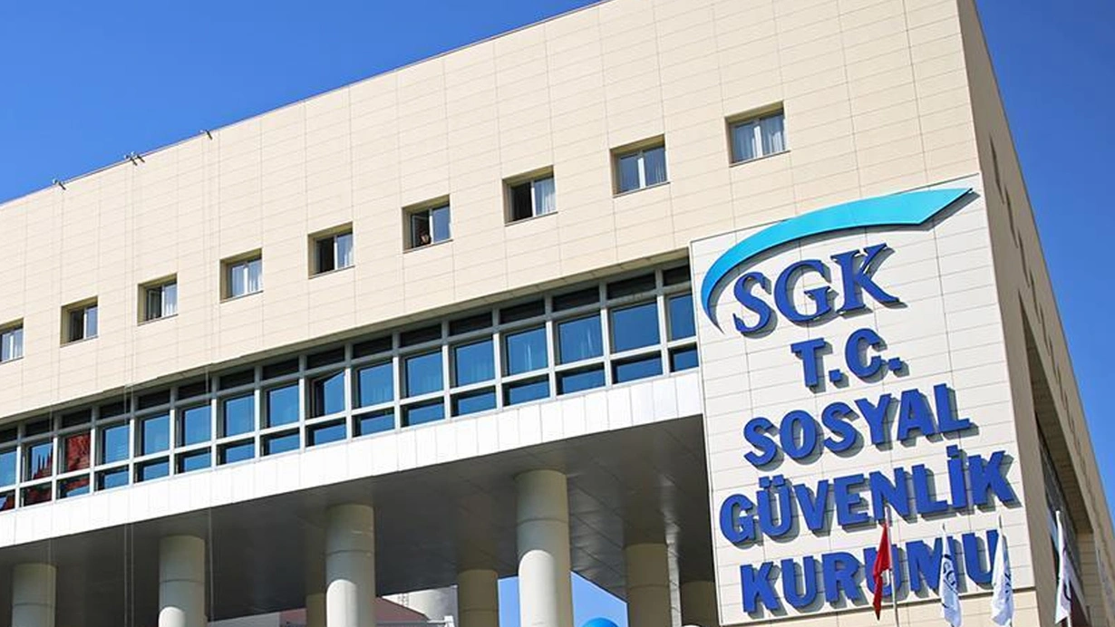SGK çalışanlarına, Nisan-Haziran döneminde saat başına 54 lira fazla mesai ücreti verilecek
