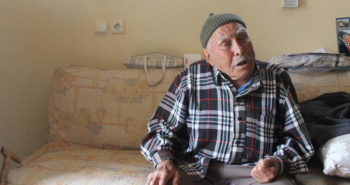 86 Yaşındaki Mustafa Dedenin Tek Hayali Boşanmak!