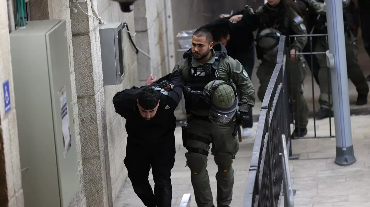 İşgalci İsrail polisi 200 Filistinliyi gözaltına aldı