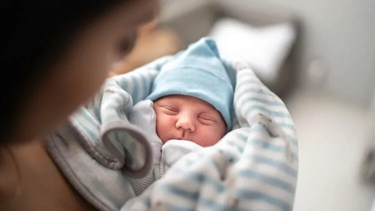 Yenidoğan Bebeğin 1 Aylık Gelişimi: Kilosundan Uykusuna Tüm Detaylar